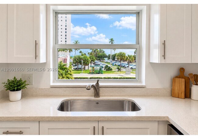 Building Photo - 2600 S Ocean Dr