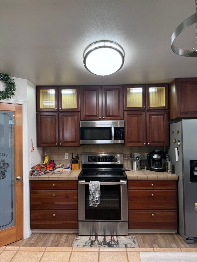 Building Photo - Beautiful 3 Bedroom, 2 bath, 2 Car Garage home off Chena Hills/Chena Ridge