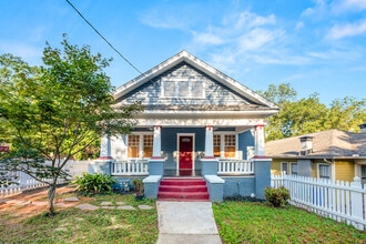 Building Photo - 139 E Lake Terrace SE