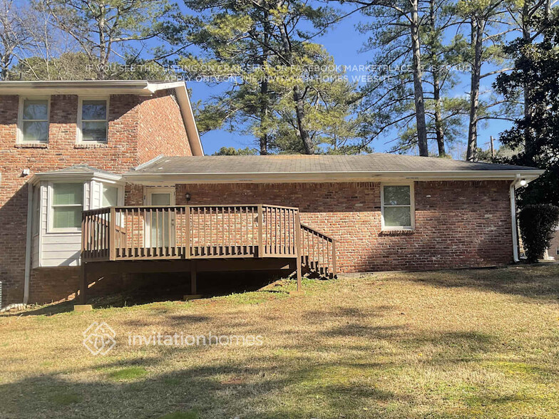 Building Photo - 3240 Wakefield Dr