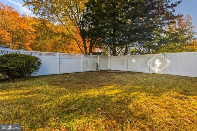 Building Photo - 18 Madison St