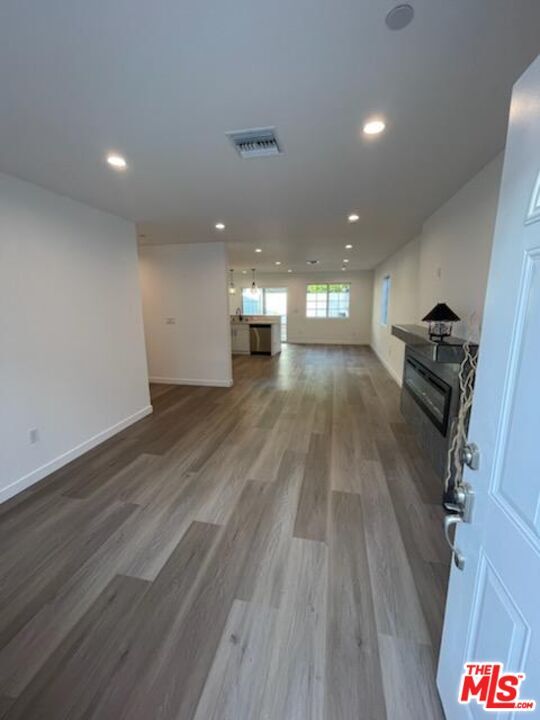 Building Photo - 4522 Mammoth Ave