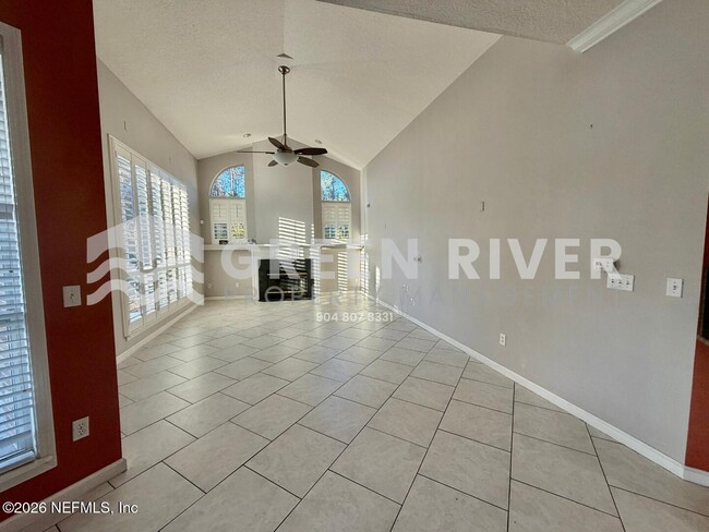 Building Photo - 1462 Scenic Oaks Dr