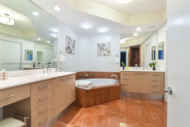 Building Photo - 3535 S Ocean Dr