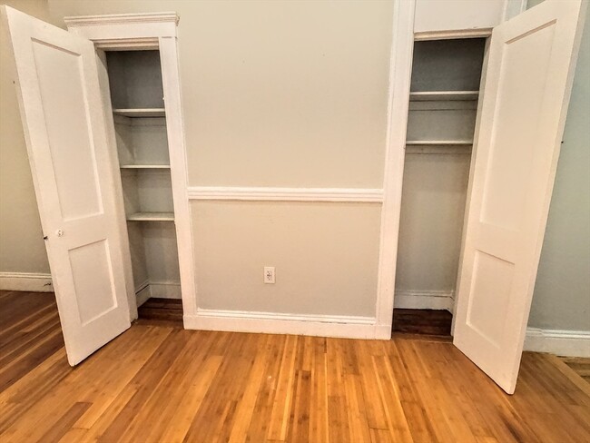 Building Photo - 3957 Washington St