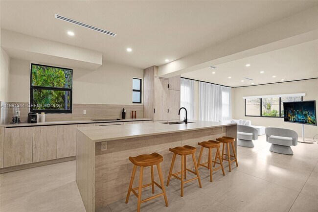 Building Photo - 4721 NW 6th Ave