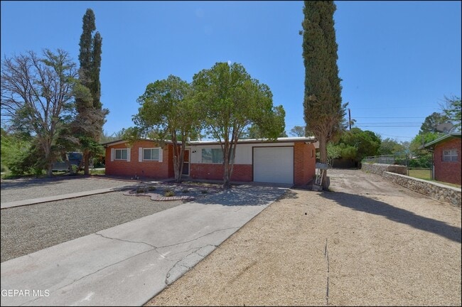 Building Photo - 408 Crane Ave