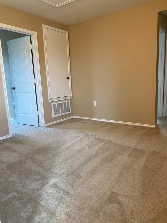 Building Photo - 1729 Arial Dr