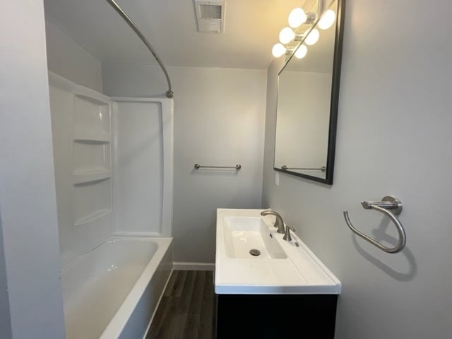 Building Photo - 809 S George Ave