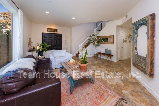 Building Photo - 27733 Mansfield Ct