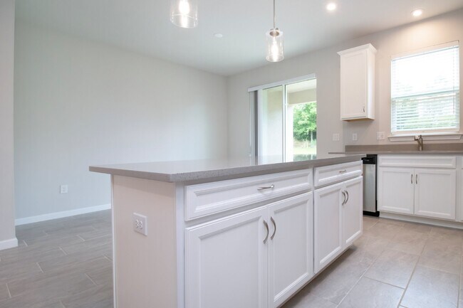 Building Photo - Stunning 3 Bed Townhouse for Rent in Lakewood Ranch! Spacious, Modern, and Move-In Ready!
