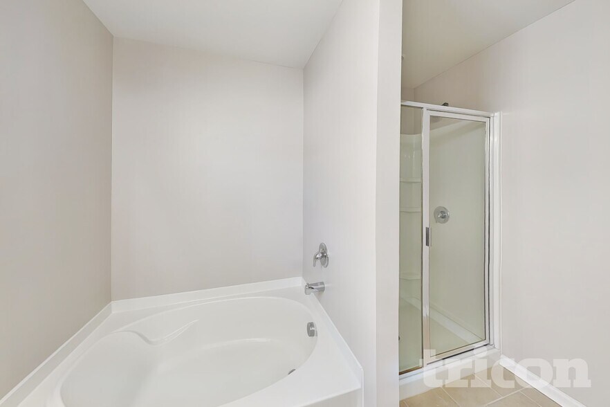 Building Photo - 1705 Sawtooth Ct