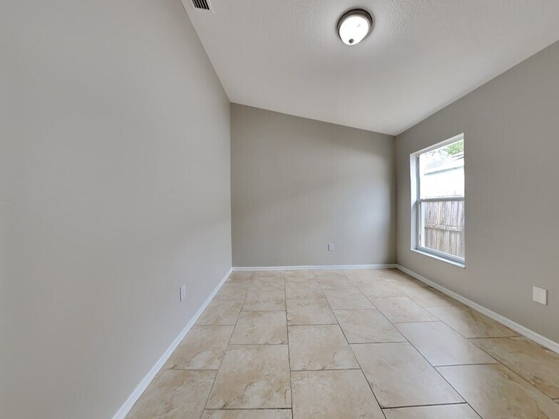 Building Photo - 430 Maple Pointe Dr