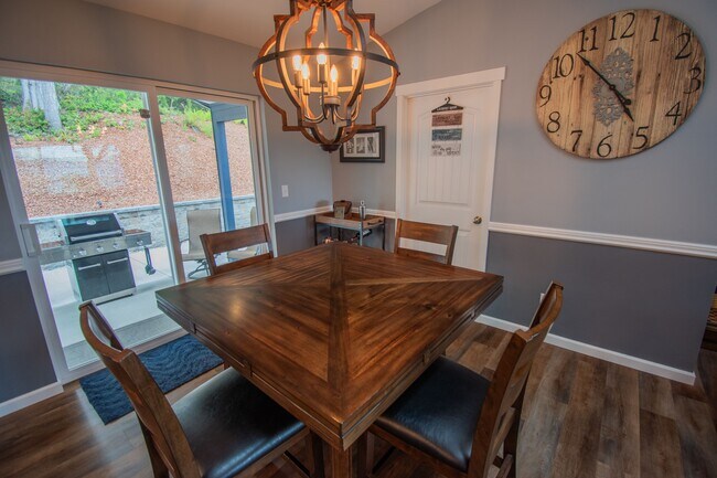 Building Photo - 161 N Harvey Terrace Dr