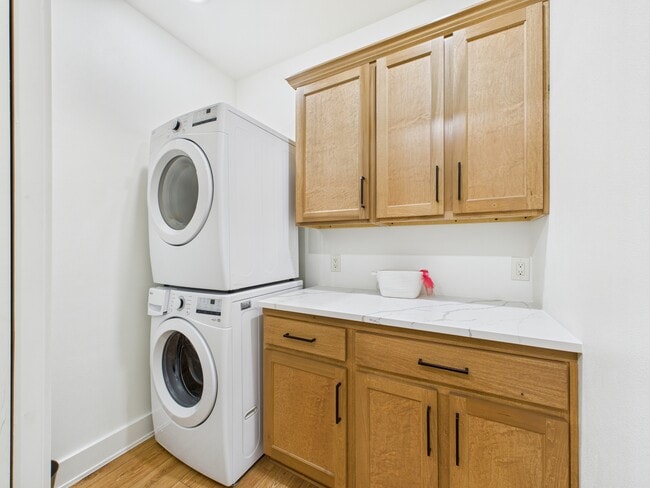 Building Photo - 113 Coker Ln