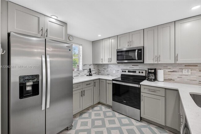 Building Photo - 1541 S Ocean Blvd