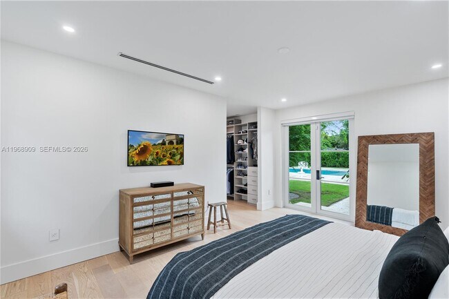 Building Photo - 9301 SW 93rd Ave