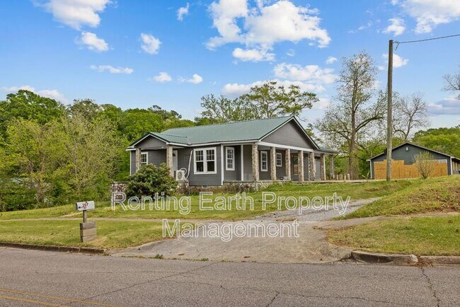 Building Photo - 207 Jemison St