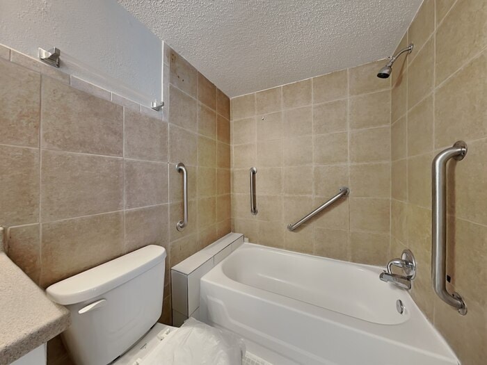 Building Photo - 610 Charter Ct