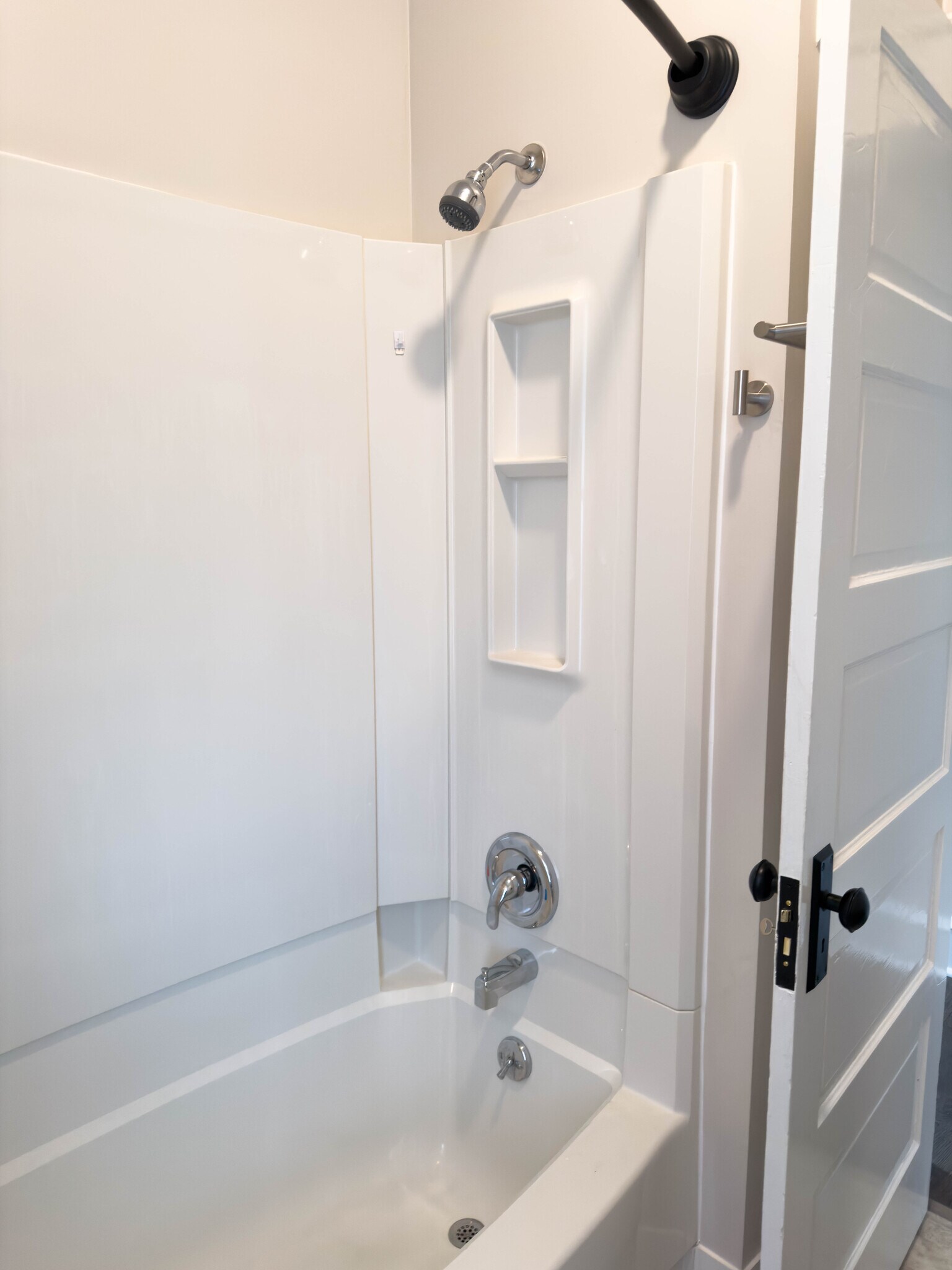 Building Photo - 216 W Main St