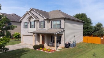 Building Photo - 4655 Cabrini Pl