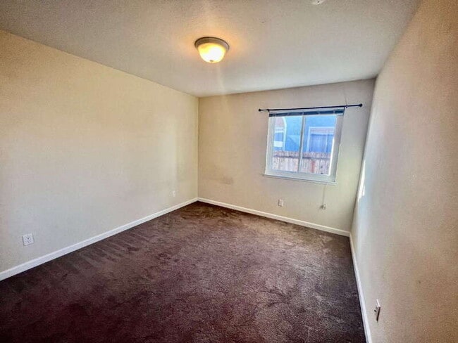 Building Photo - 1180 Camellia Ln