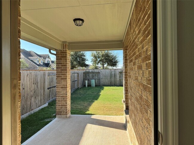 Building Photo - 24515 Bludana Ln
