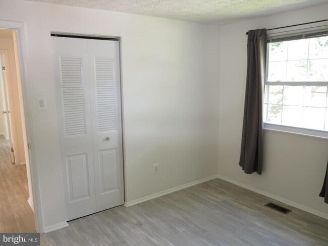 Building Photo - 8406 Woodford Ct