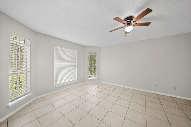 Building Photo - 11311 Brettwood Dr