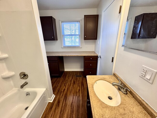 Building Photo - 1405 Webb Ridge Rd