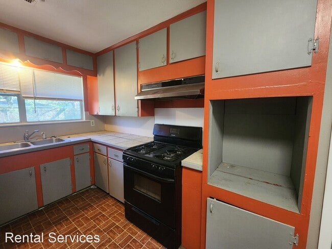 Building Photo - 3 br, 1 bath House - 436 Gardenia Ave.