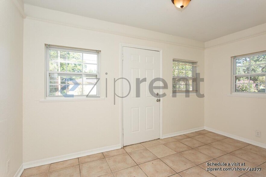 Building Photo - 1617 Campus St