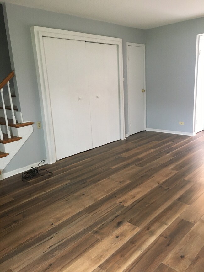 living room - 1008 Manor Ln