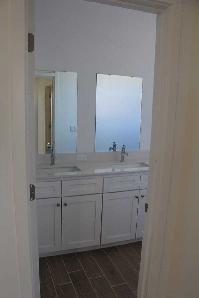 Building Photo - 3319 Golden Trails Ln