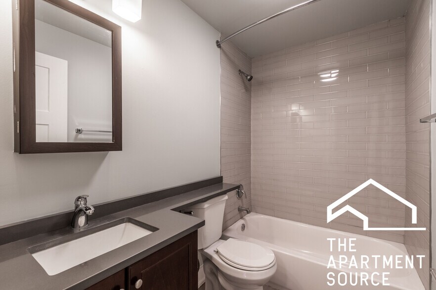 Building Photo - 1437 N Dearborn St