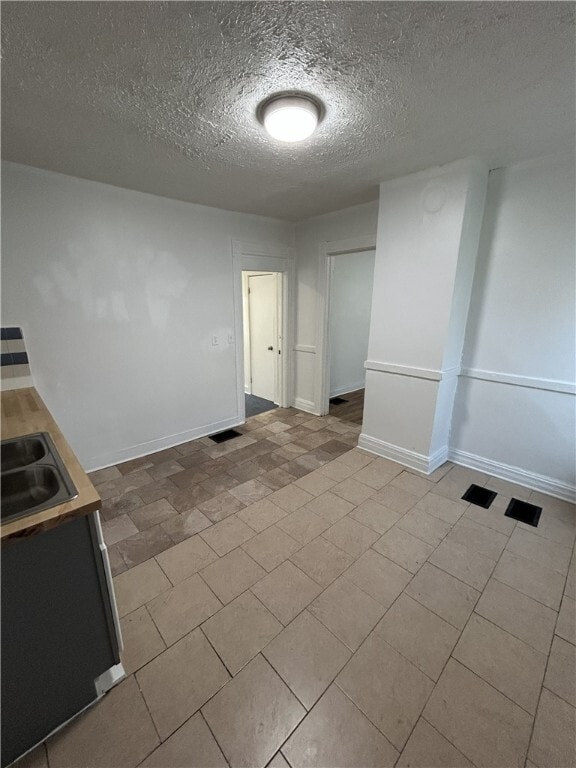 Building Photo - 301 Weaver St