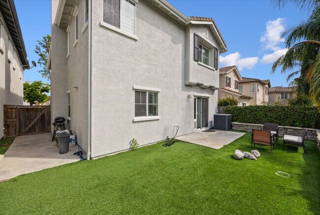 Building Photo - Beautiful 4-Bedroom Chino Home