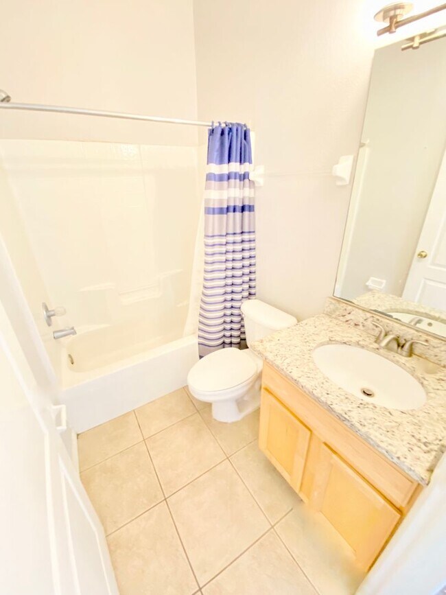 Building Photo - Stunning Lake View Home in Waterside Estate!