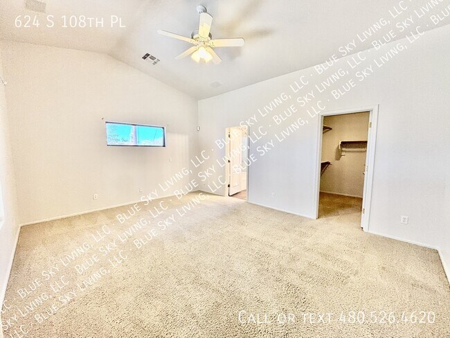 Building Photo - 624 S 108th Pl