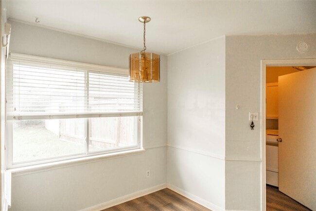 Building Photo - 8819 Hazen St
