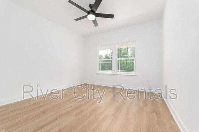 Building Photo - 2676 Halperns Way