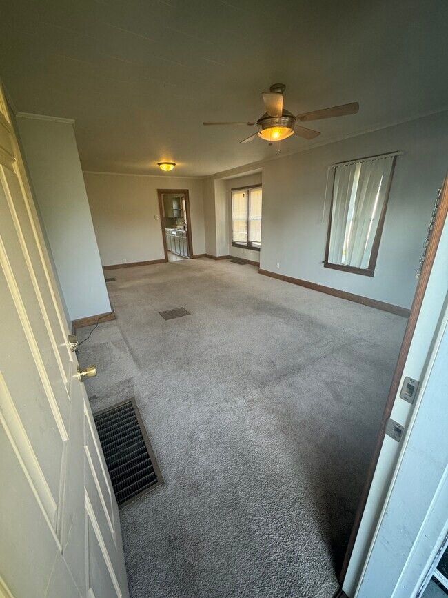 Building Photo - 912 Oak Grove Ave