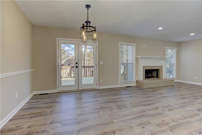 Building Photo - 637 Wedgewood Dr