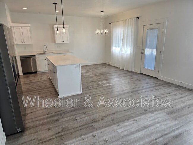 Building Photo - 2085 W 1715 S