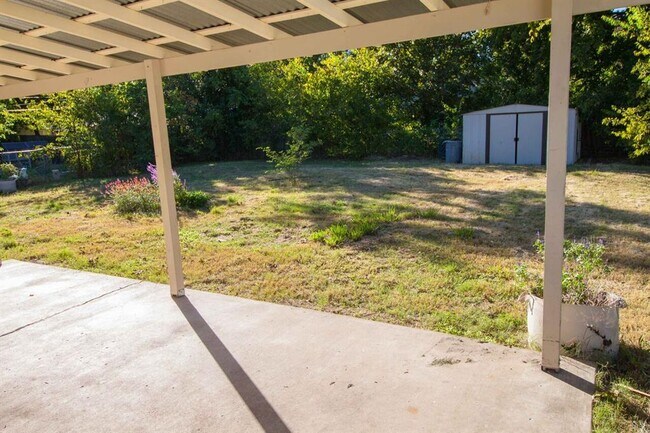 Building Photo - 8406 Burrell Dr