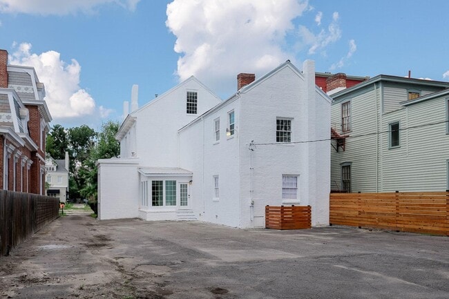 Building Photo - 444 Greene St