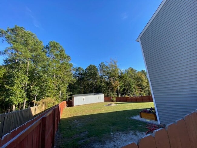 Building Photo - Welcome to a move-in ready haven!!!