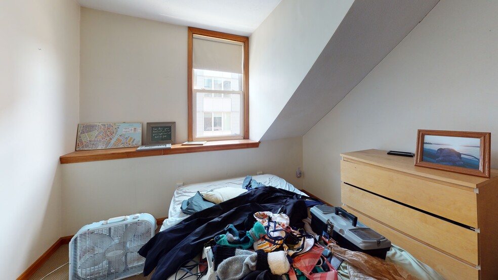 Building Photo - 97 Hudson St