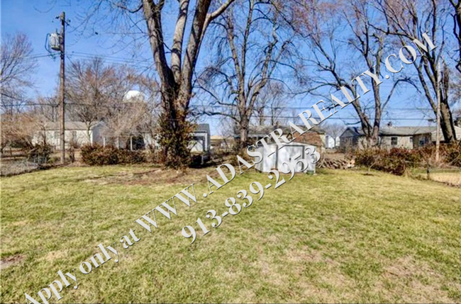 Building Photo - Cute 3 Bed 1 Bath Ranch in Raytown-Availab...