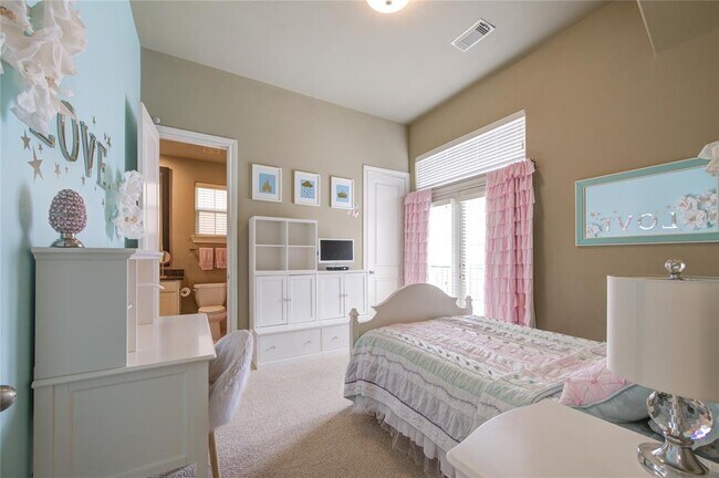 Building Photo - 1110 Sherwood Trail